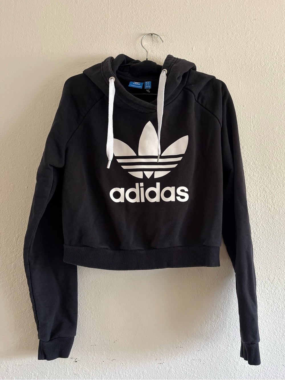 Adidas ORIGINALS women’s cropped hoodie